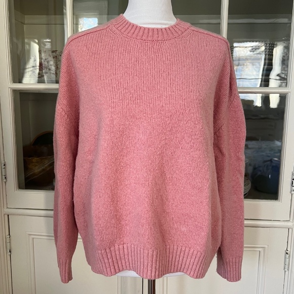 6397 Pink Wool Sweater Size Small Great Condition
